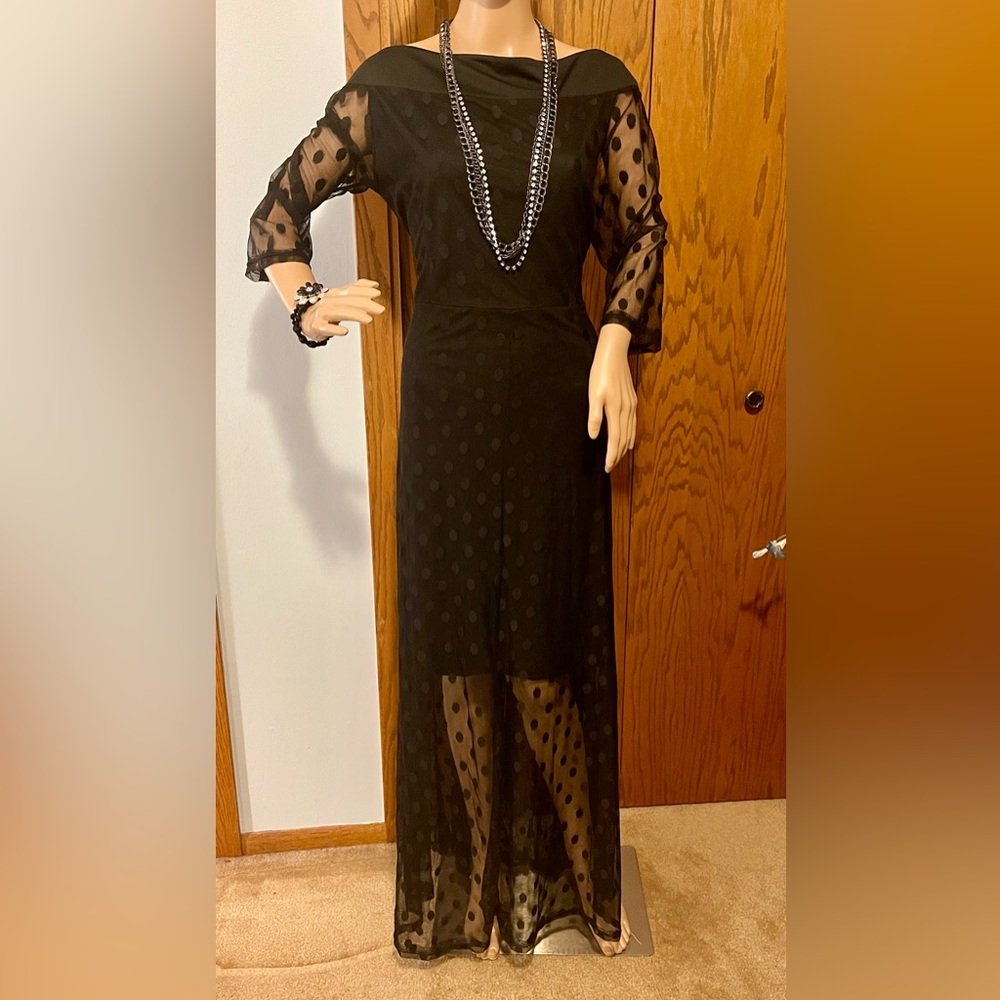 Ladies full length dress. Black sheer polka dot overlay. Plus sz XXL